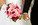 Brautstrauß mit roten und weißen Blumen
